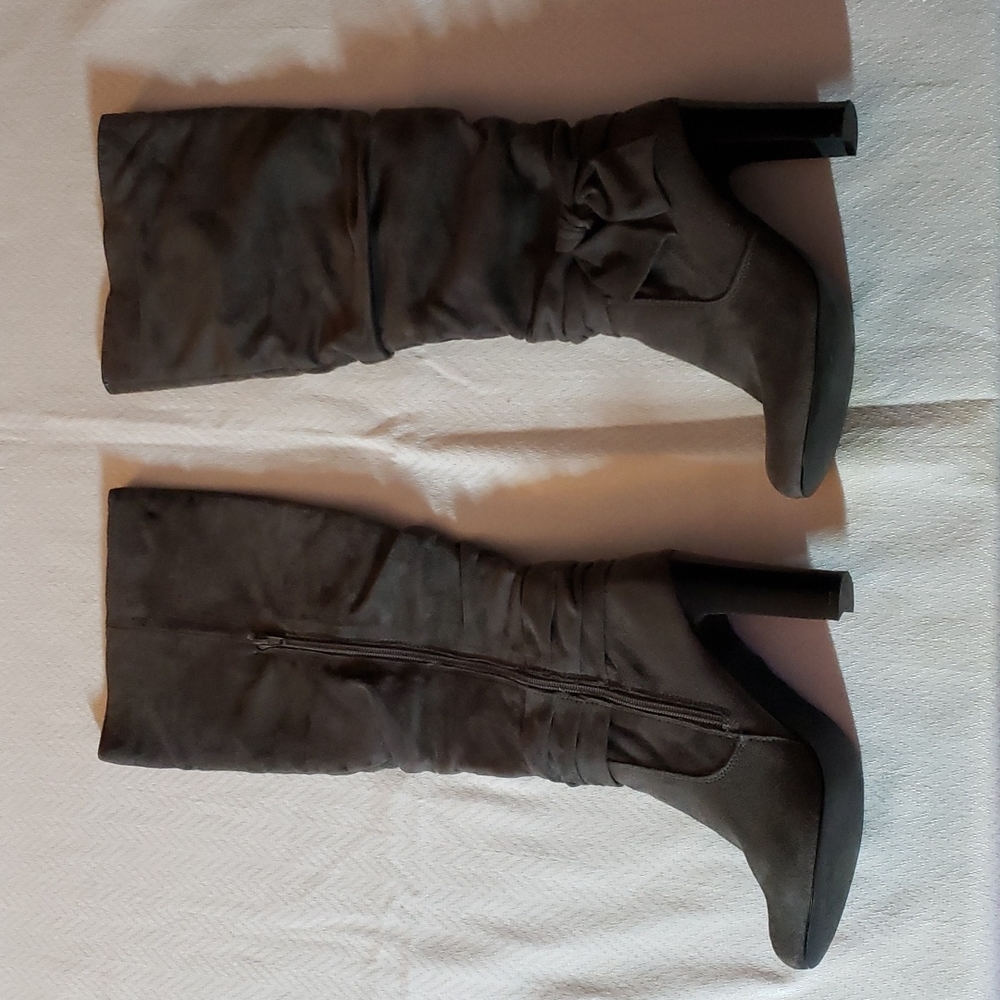 Diba Gray Tall High Heeled Suede Fabric Side zip Size 8M